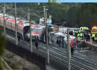 Al menos 42 muertos, 25 ya identificados, en el accidente de trenes de España