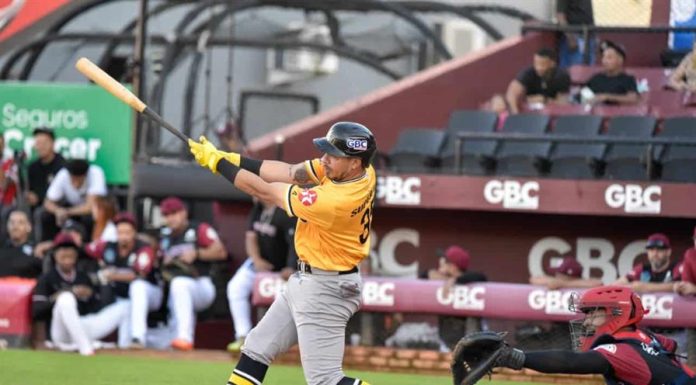 Las Águilas alcanzan el segundo puesto tras apalear a los Gigantes
