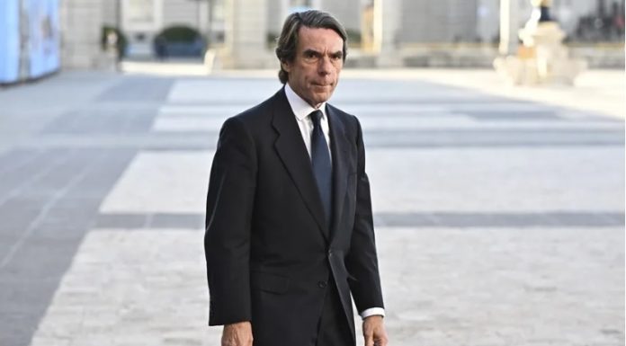 Ex presidente de España, José María Aznar, aparece con pago de 1.050 dólares en archivos de Epstein