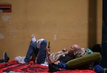 Instalan campamentos frente a cárceles de Venezuela exigiendo liberar presos políticos