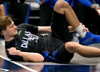 Cooper Flagg sufre una lesión en su tobillo izquierdo