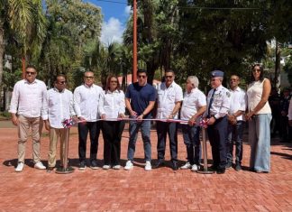Ministro Collado inaugura reconstruido parque Duarte y su entorno en Samaná