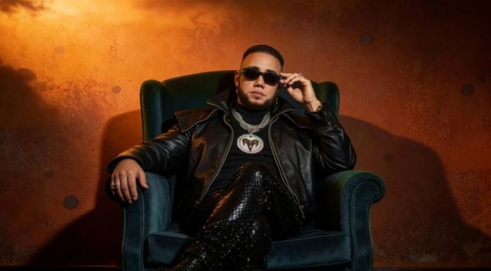 Elvis Martínez, fiel a su esencia, presenta su más reciente sencillo “Ni Loco”