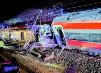 Varios muertos y heridos tras descarrilar dos trenes de alta velocidad en España