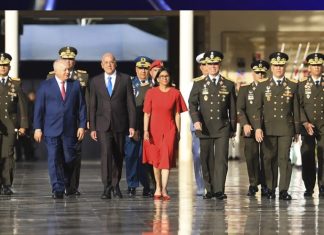 La Fuerza Armada de Venezuela reconoce a Delcy Rodríguez como su comandante en jefe