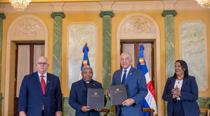 Presidencia de la República fortalece el desarrollo del sur profundo con acuerdo para financiar 300 becas universitarias