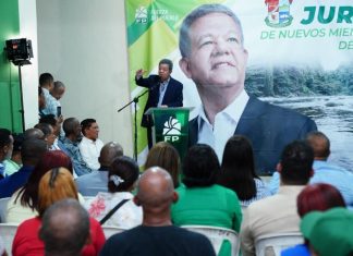Leonel acusa al PRM de haber comprado elecciones con fondos de SeNaSa y anuncia obras prioritarias para La Cuchilla y Medina