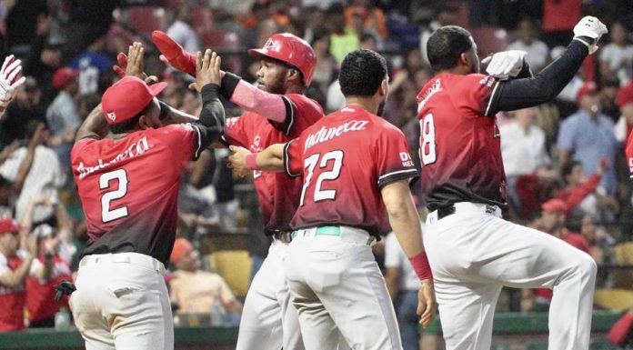 Leones del Escogido derrotan a los Toros con triunfo 7-2