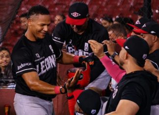 Leones del Escogido se afianzan en la cima del Round Robin