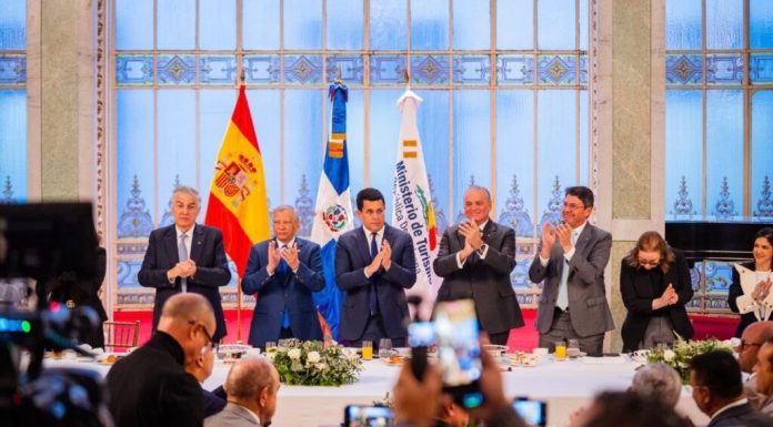 El ministro Collado califica como un gran existo participación de RD en FITUR
