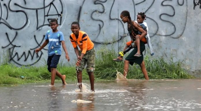 Unicef: más de la mitad de los 500 mil afectados por inundaciones en Mozambique son niños