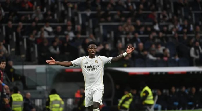 Mbappé y Asencio rescatan al Real Madrid en una noche marcada por los pitos