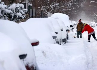 Ascienden a 34 los muertos por tormenta en EE. UU. y 530,000 hogares siguen sin electricidad