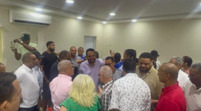 Quilvio Medina juramenta nuevos miembros y destaca crecimiento de la Fuerza del Pueblo en Barahona