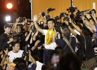 Tailandia se une ante un referéndum para reducir la influencia militar en su Constitución