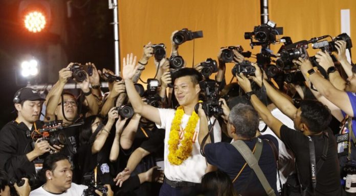 Tailandia se une ante un referéndum para reducir la influencia militar en su Constitución