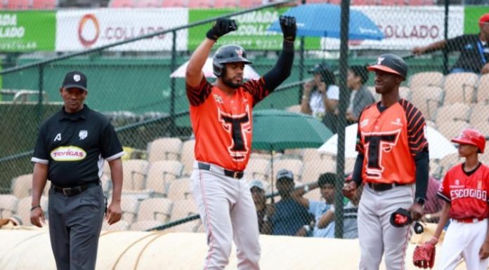 Toros del Este vencen a los Leones y empatan en la cima del Round Robin