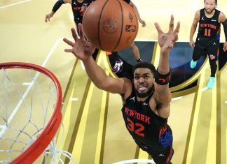 Towns atrapa 22 rebotes, su total más alto de la campaña, en victoria de Knicks sobre Raptors