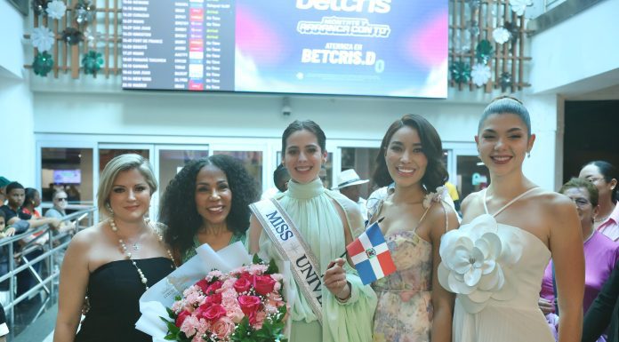 Llegó a República Dominicana Fátima Bosch, Miss Universo 2025, para impulsar agenda sobre el autismo