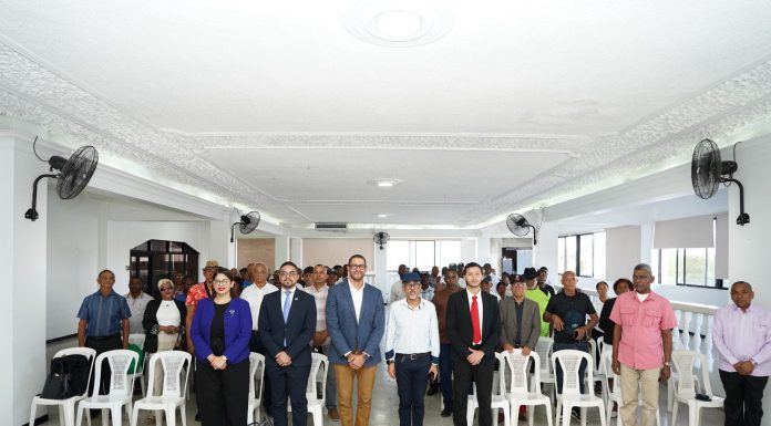 Defensor del Pueblo y Donantes RD sensibilizan a Hermandad de Veteranos sobre donación de sangre