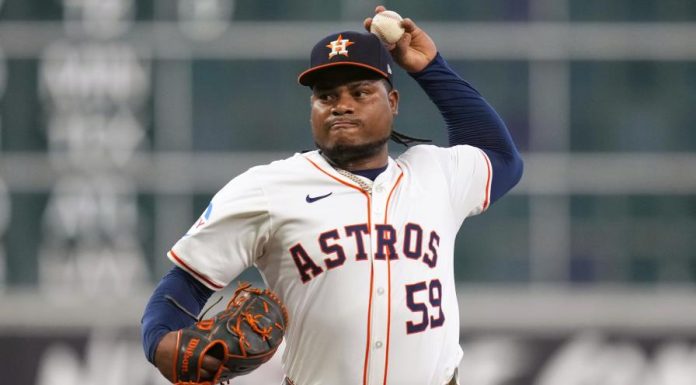 Framber Valdez y Seranthony Domínguez siguen sin trabajo en las Grandes Ligas