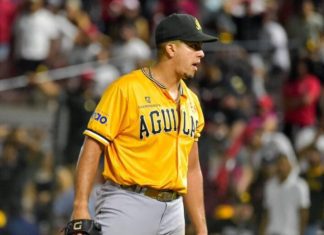 Águilas cortan invicto de los Leones del Escogido con triunfo 4-1
