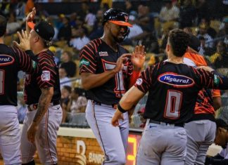 Toros del Este aplastan a las Águilas Cibaeñas