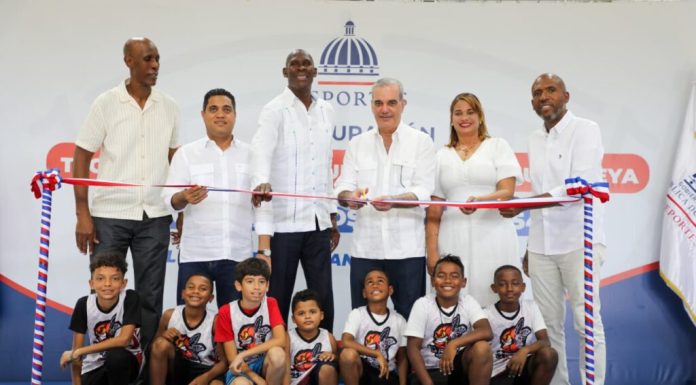 Presidente Abinader retoma agenda en las comunidades, luego de su rendición de cuentas, con entrega del moderno techado multiuso del Club La Tribu de Quisqueya en La Romana