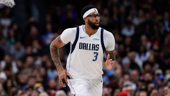 Anthony Davis es traspasado a los Wizards en canje de ocho jugadores