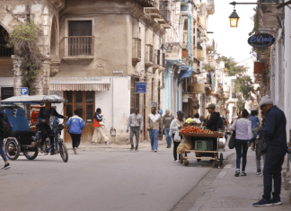 China ratifica su respaldo a Cuba sin precisar el alcance de la asistencia a la isla