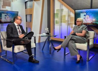 Dra. Fénix Arias hace duras críticas a Educación; “Por qué el 4% no llega a estudiantes; debe corregirse”