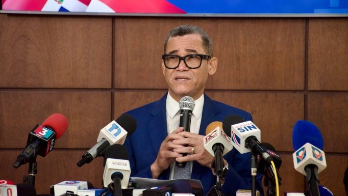 Ministerio de Trabajo llama a empresarios a cumplir con el pago del aumento del 8% del salario mínimo