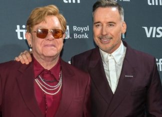 Elton John denuncia al ‘Mail’ por revelar datos de su salud y el nacimiento de su hijo