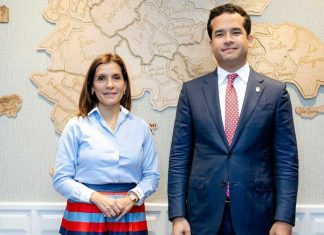 Omar Fernández recibe a la embajadora de Estados Unidos en República Dominicana