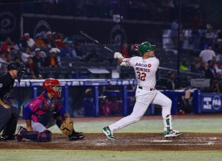 Tomateros remontan en el octavo y quitan el invicto a los Leones con triunfo 10-7
