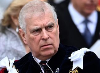 La Policía detiene al expríncipe Andrés, hermano del rey británico Carlos III