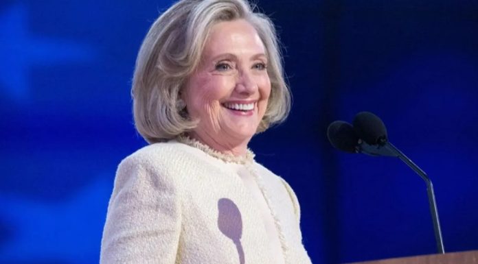 Hillary Clinton niega ante el Congreso que conociera a Epstein o sus delitos