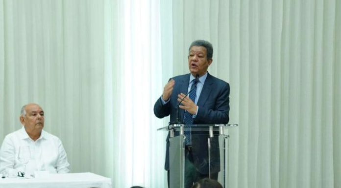 Leonel Fernández se reúne con líderes cooperativistas de Santiago; les garantiza recursos en un gobierno de la FP