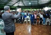 Leonel juramenta en la FP al expresidente del PLD en Licey al Medio y a decenas de dirigentes más
