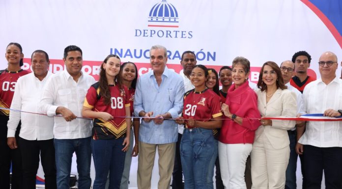 Presidente Abinader entrega dos polideportivos a Puerto Plata