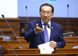 El izquierdista José María Balcázar es el nuevo presidente interino de Perú