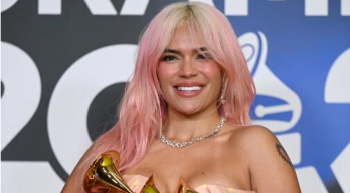 Karol G gana Premio Lo Nuestro en las categorías Artista Femenina del Año y Canción del Año