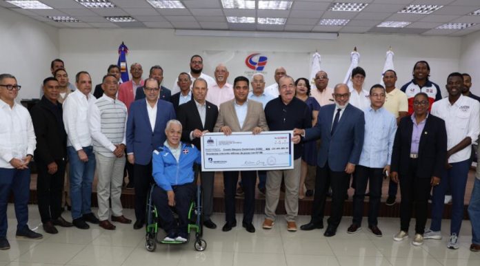 Ministro Kelvin Cruz entrega 250 millones más para preparar atletas de Juegos Centroamericanos y del Caribe