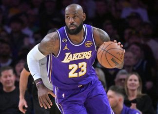 LeBron James celebra su propio All-Star ante los Mavericks