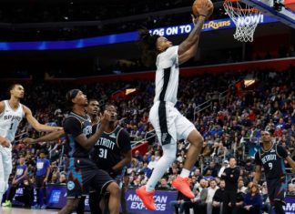 Los Spurs expanden su dominio en la batalla de Detroit