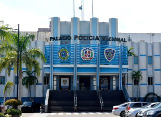 Policía busca a cuatro delincuentes tras asalto armado en cafetería de San Isidro