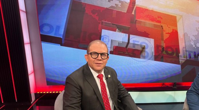 Diputado Rafael Castillo denuncia modificación encubierta a la cesantía y alerta sobre uso clientelar de la Ley 176-07 en ayuntamientos
