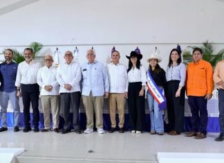 Ministro de Agricultura llama a productores a no dejarle todo a la naturaleza y apostar por la tecnología y la mecanización