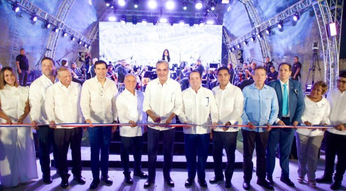 Presidente Abinader inaugura Anfiteatro La Gaviota en Ciudad Juan Bosch