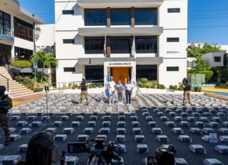 Otro golpe histórico al narcotráfico: arrestan seis hombres con un cargamento de más de dos toneladas de presunta cocaína